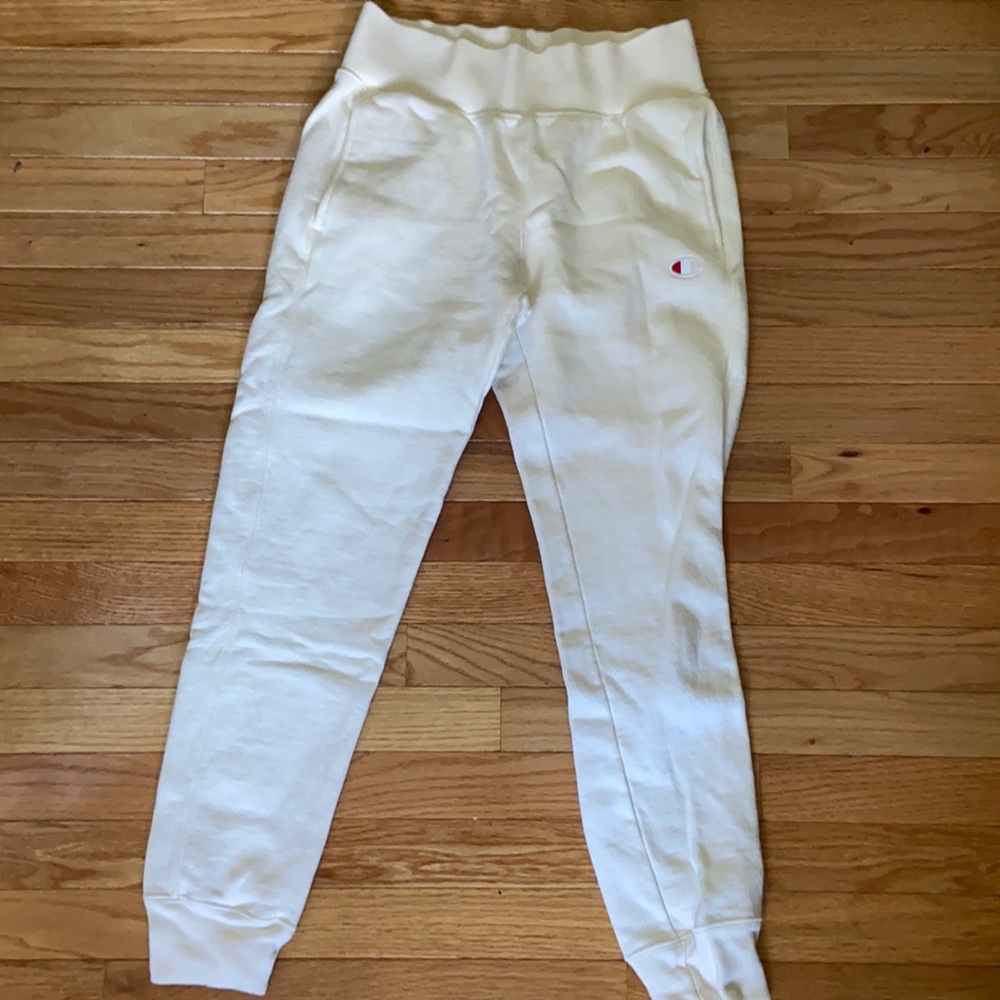 CHAMPION Women’s joggers size S.